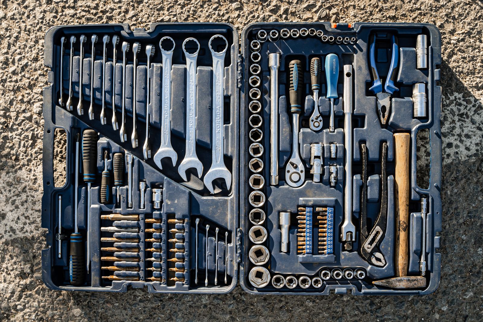 整理された工具箱